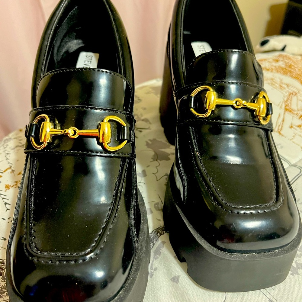 Only Wore Them Twice. Really Good Conditions!! - image 1